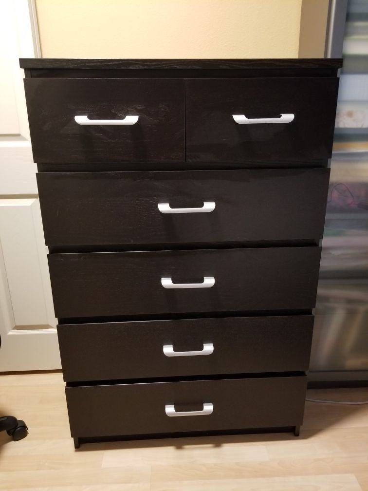 6 Drawers Dresser $155