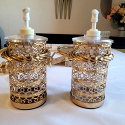 Over 9 pieces Still New, Beautiful and Elegant  Bathroom set Gold / Brass Unique Vintage Style
