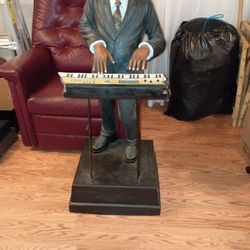 Piano Man Statue 