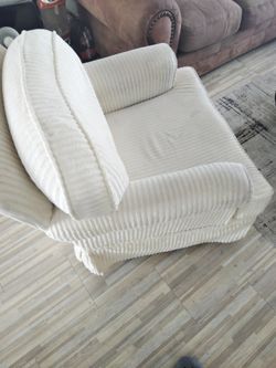 2 matching rocking chairs