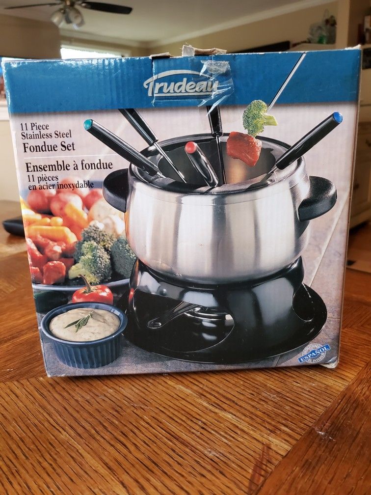 Trudeau 11 Piece Fondue Set