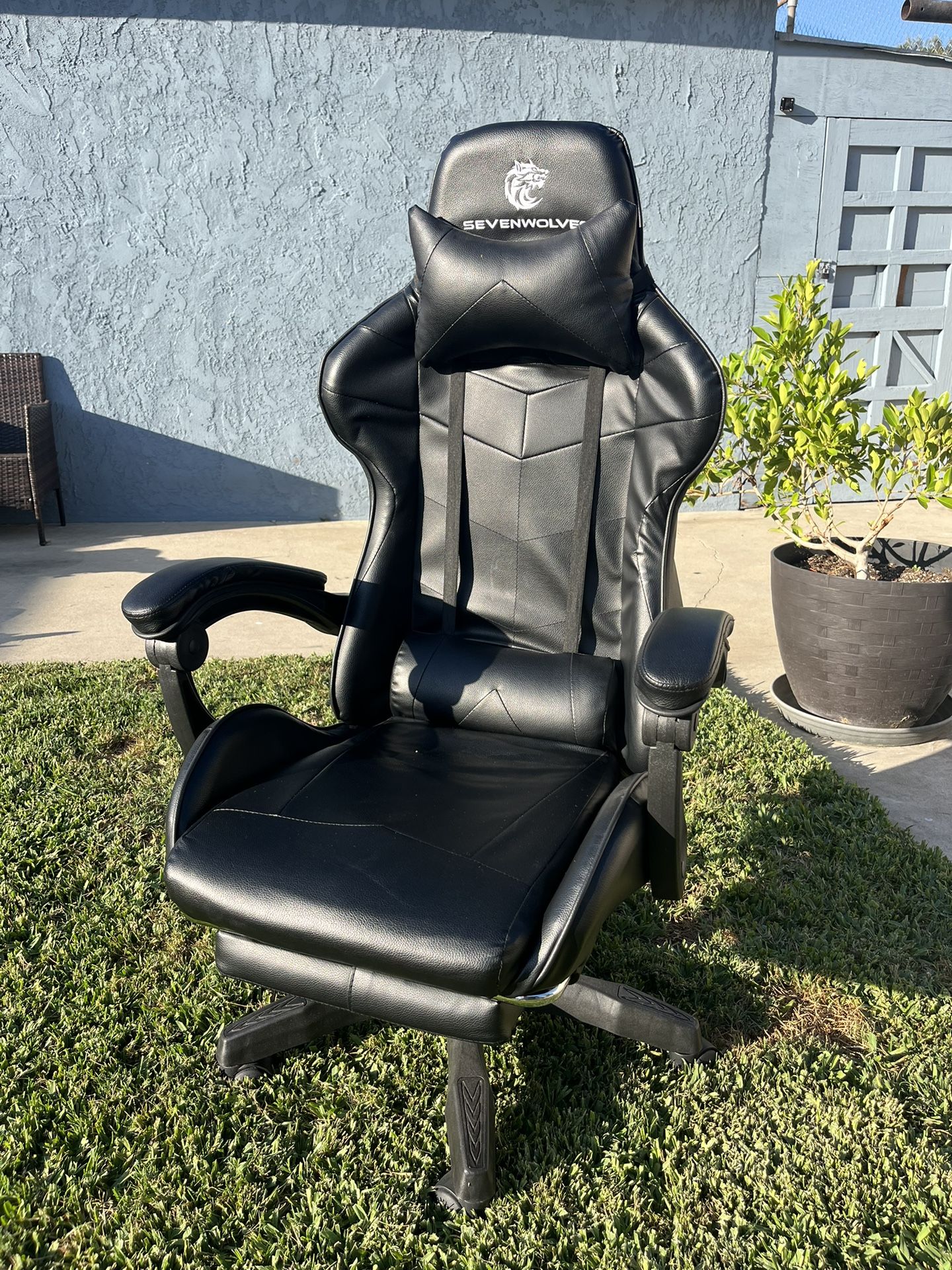 Gaming Chair “Seven Wolves”