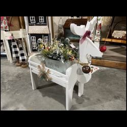 Hand Painted White Reindeer w/ Light-up Floral Arrangement 🎄 $25 …was $40