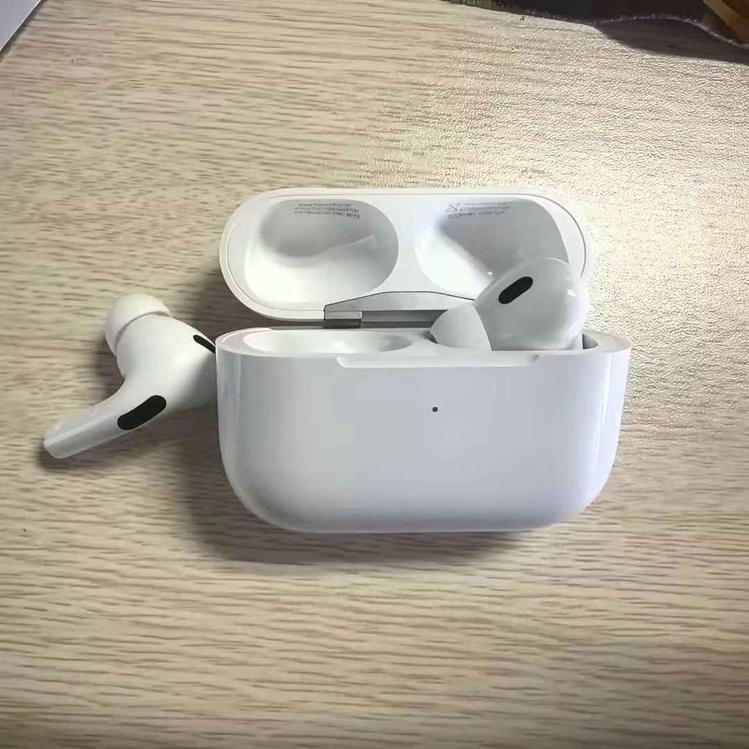 Apple AirPods (2nd Generation) with Charging Case — Great Condition