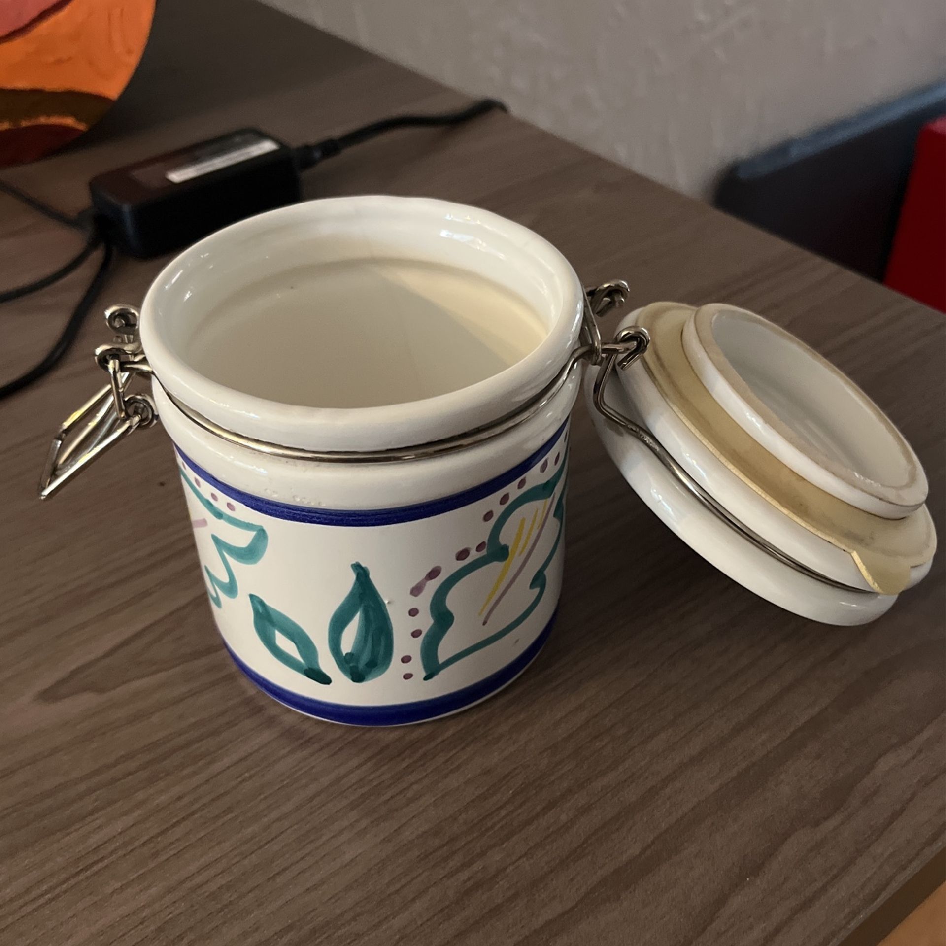 Ceramic container
