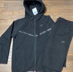 Nike tech fleece set- medium