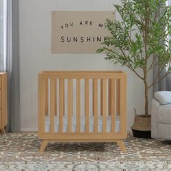 DaVinci Otto 3 in 1 Mini Crib w/ mattress