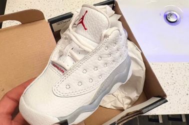 Jordan 13s toddler size 4C