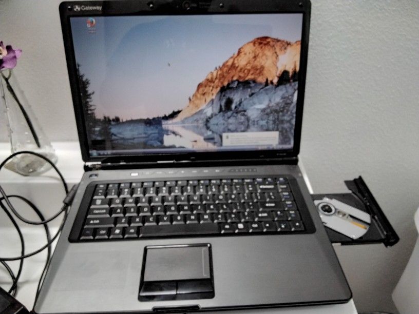 Gateway Laptop Windows Vista for Sale in Clermont, FL OfferUp