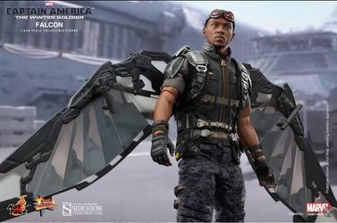 Hot Toys Winter Soldier Falcon