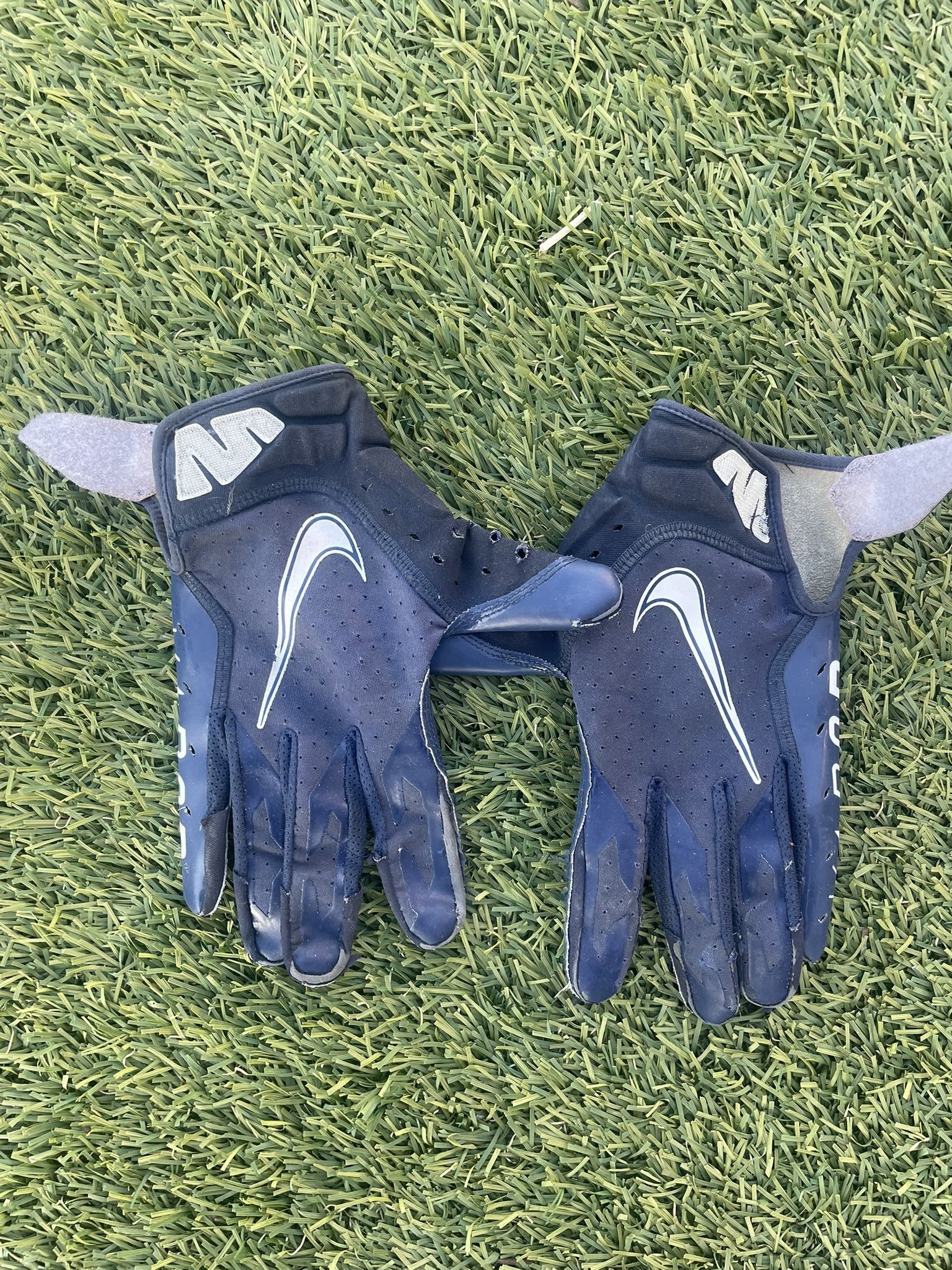 navy blue nike vapor football gloves