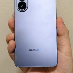 Vendo o Cambio 

Samusung Galaxy S26 Ultra 
Tmobile
256gb
Como nuevo 
15 días de uso!
Con accesorios