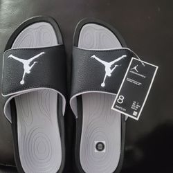 Mens Size 8 JORDAN slides