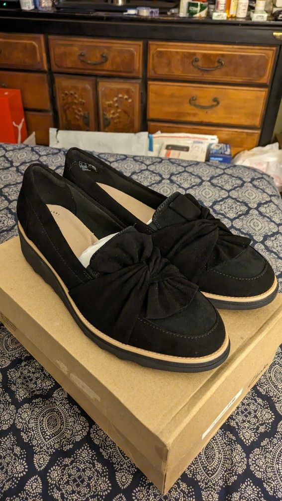 New Clarks Sharon Dasher Loafers for Sale in Pembroke Pines, FL