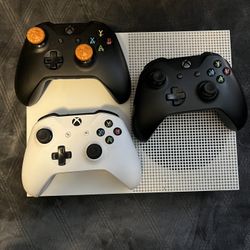 Xbox One S 1tb 3 Remotes 14 Games 