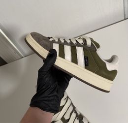 Authentic Adidas Campus Olive Green Suede Sneakers Size 8 men