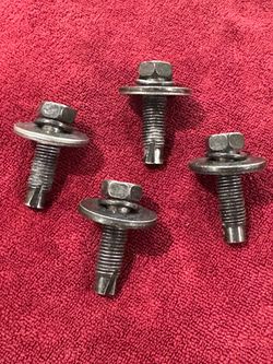 4pcs ISUZU Bumper Bolt screw Part Number: (contact info removed)    Fe14)