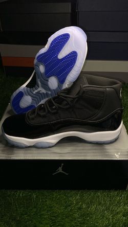 Jordans Space jams size 9