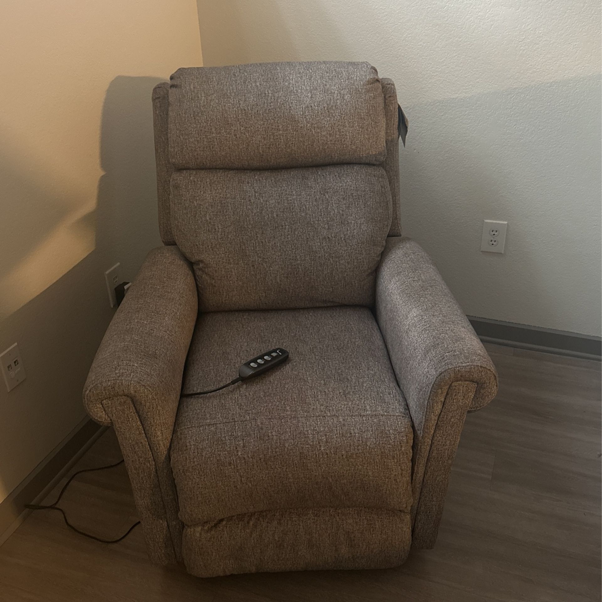 Brand New Recliner Cheap Need Gone ASAP!!