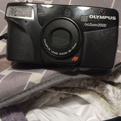 Olympus Zoom 2000 35mm Film Camera