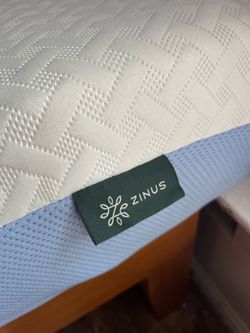 Queen size gel memory foam mattress