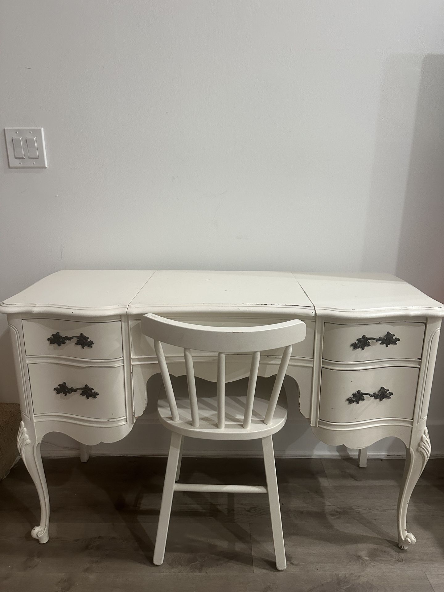 Vintage Shabby Chic Desk And Chair