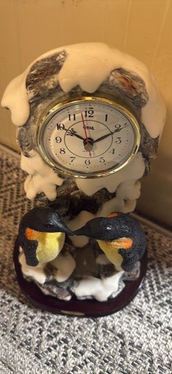 Penguin Snow Clock State