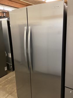 Frigidaire 36 in. 26 cu.ft. Standard Depth Side by Side Refrigerator, No Ice Maker Feature