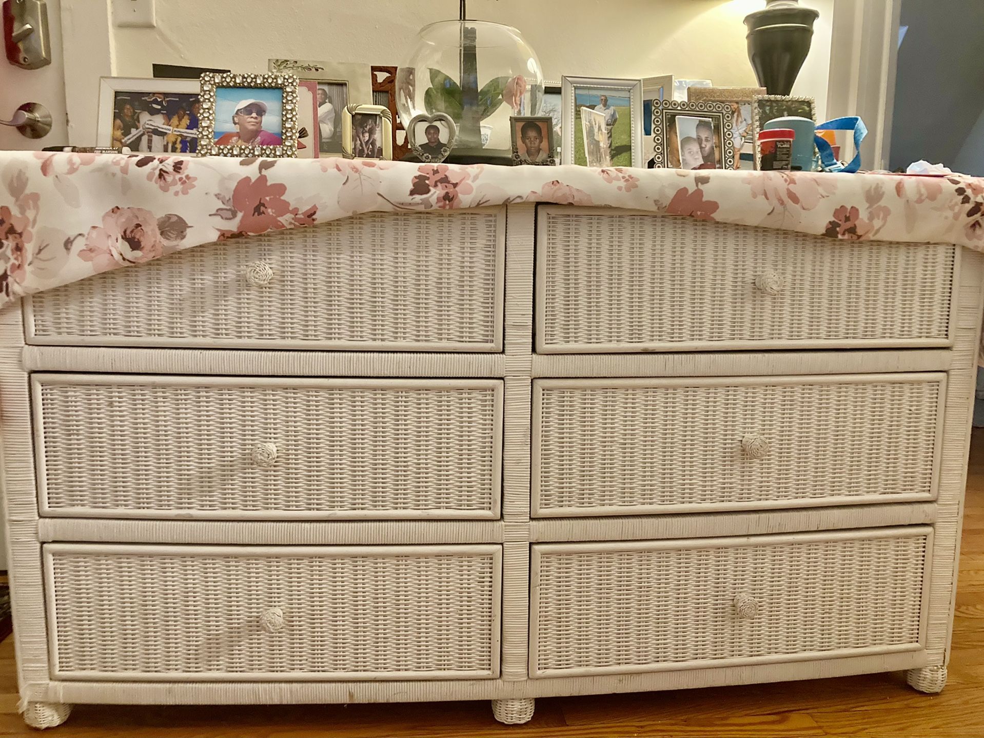 White Wicker Bedroom Furniture