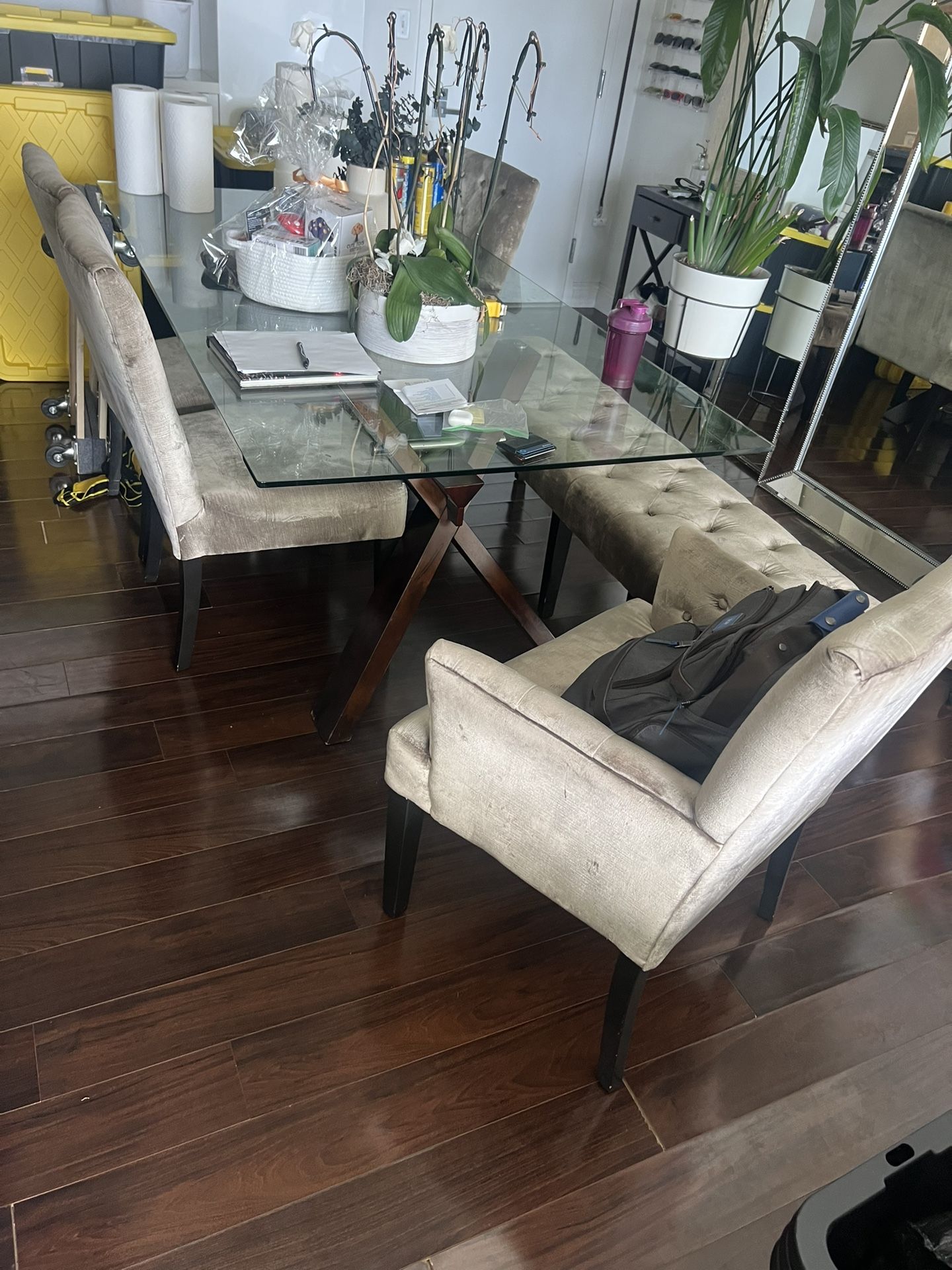 FREE DINING TABLE SET