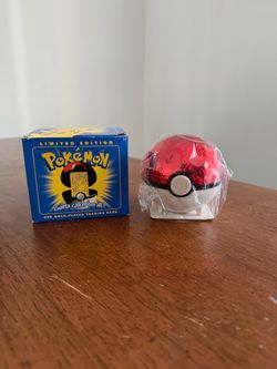 Pikachu gold card
