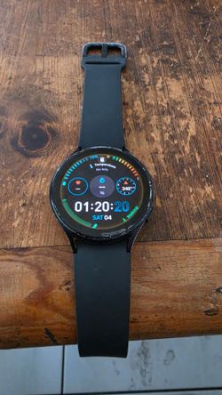 Samsung Galaxy Watch 5(With Charger)