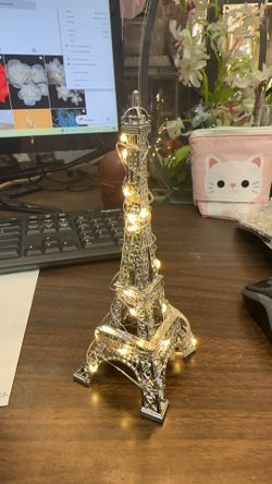 Eiffel tower7”