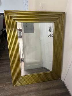 Large Gold mirror / Espejo Grande dorado