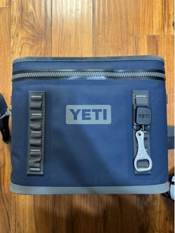 YETI Hopper Flip 18 Soft Cooler Navy Blue