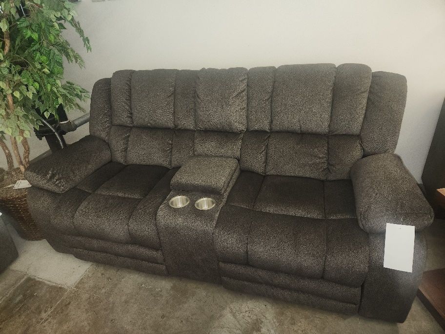 TRANSITIONAL GRAY RECLINING SOFA