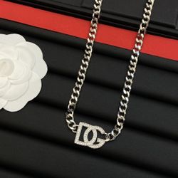 Brand New Crystal Diamond 18 Inch Necklace 