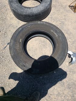 Tire 275/80 R22.5
