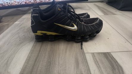 Nike Shoes size 9.5