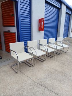 ** HIGH END KNOLL CHAIRS