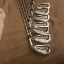 Cleveland CG 16 Tour Irons In Excellent Condition