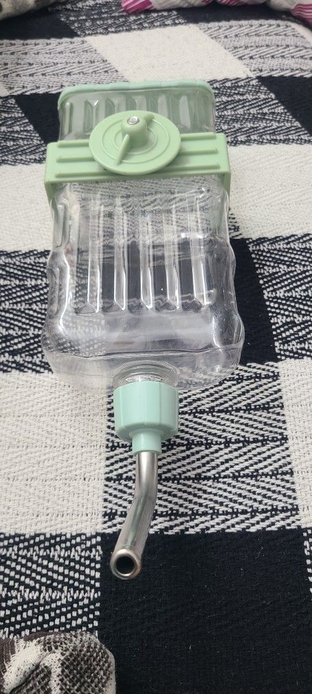 Rabbit, Guinea pig, hamster water dispenser