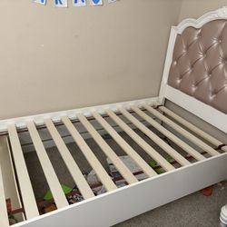 Twin Bed & Side table