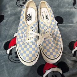 New Vans Style 44 Light Blue Checkered Size 9.5 Men’s 