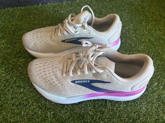 Brooks Ghost 16 Women’s Size 8.5