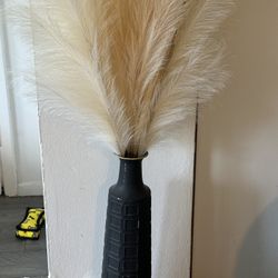 Pampas Grass & Distressed Vase 