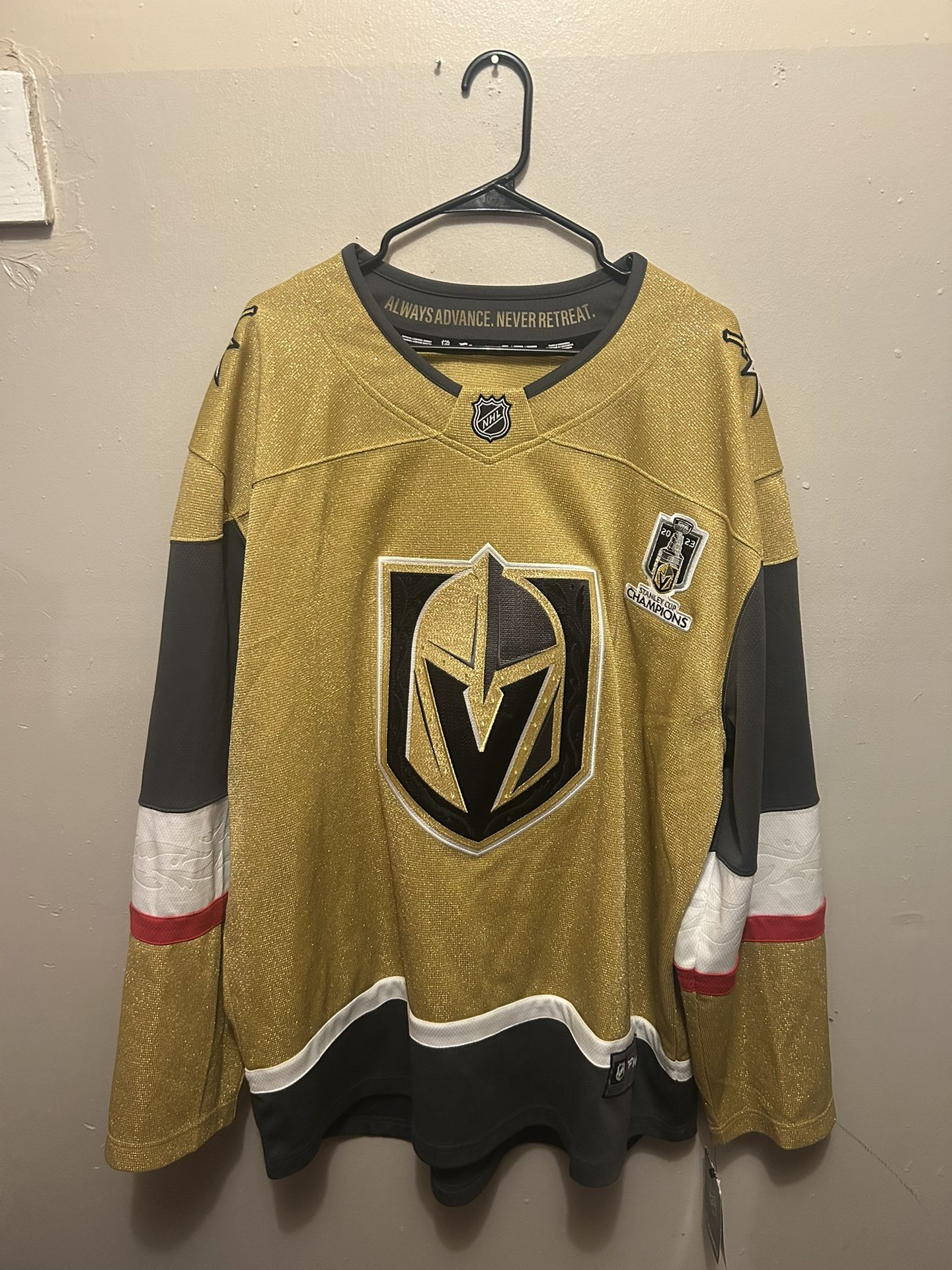 2XL VEGAS GOLDEN KNIGHTS JERSEY/SWEATER