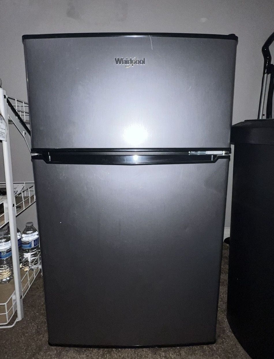 whirlpool mini fridge
