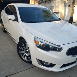 2014 KIA Cadenza