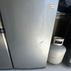 Magic Chef Mini Fridge